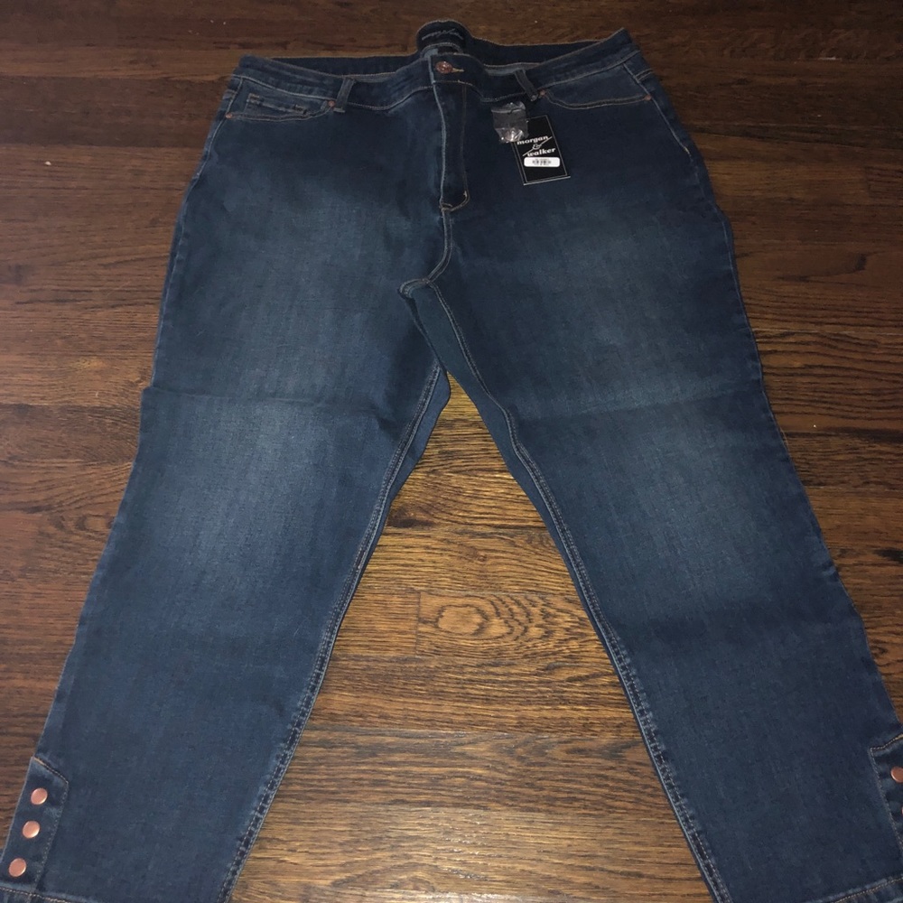 Cropped jeans. 22.
